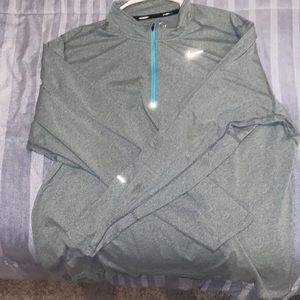Nike Men’s Lightweight Running Quarter Zip pull over